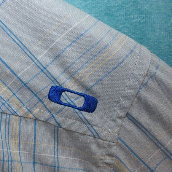 OAKLEY Long Sleeve Button Up Men's Shirt, Blue Plaid, Size Small - Picture 4 of 5